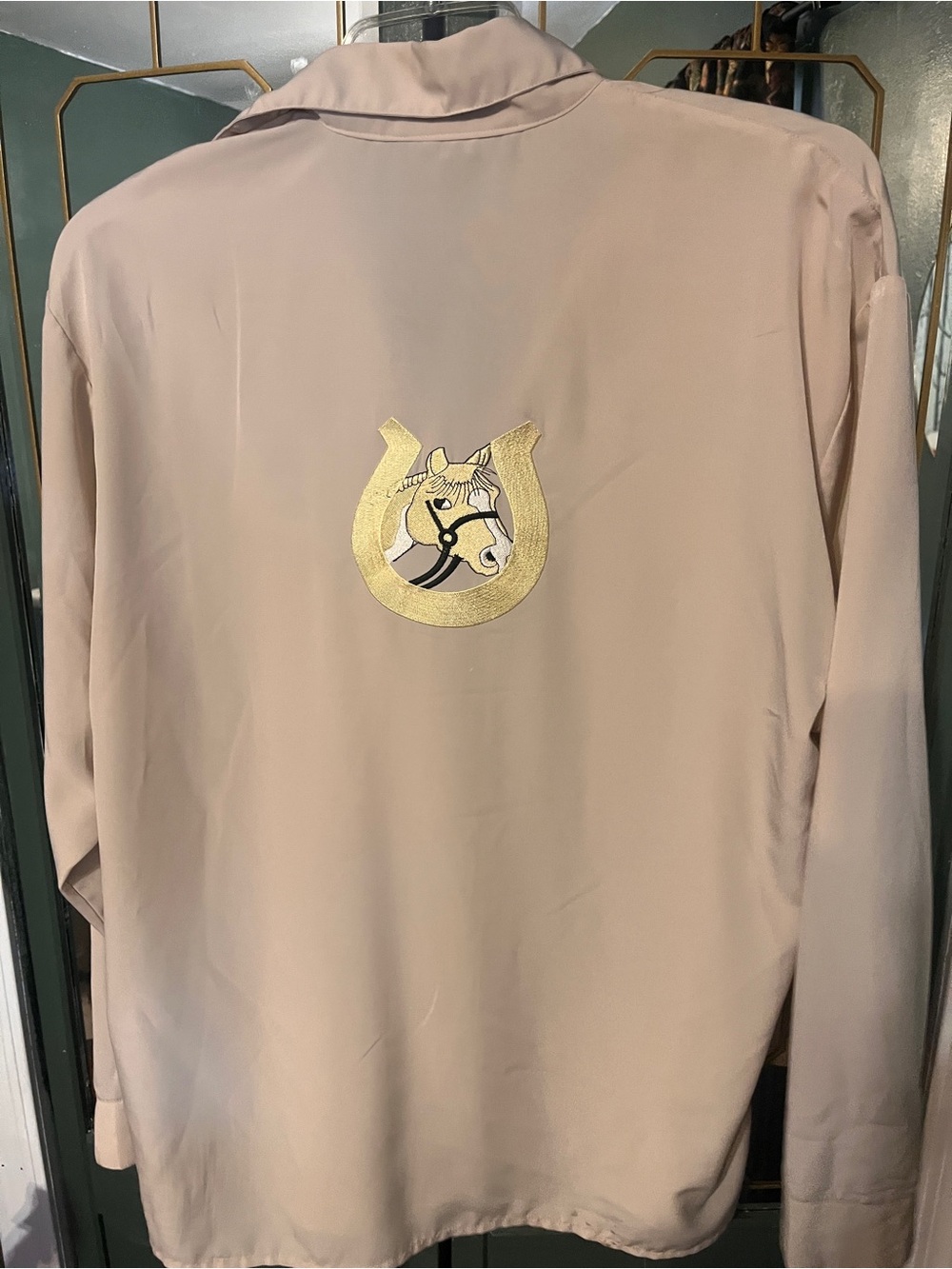 Women’s Beige Button-Up western sh with Embroidered Crest of a horse and horsesh